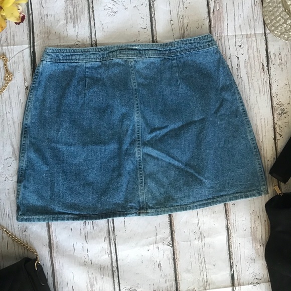 ‼️💥VINTAGE Fendissime Italian jean skirt! - Picture 8 of 8